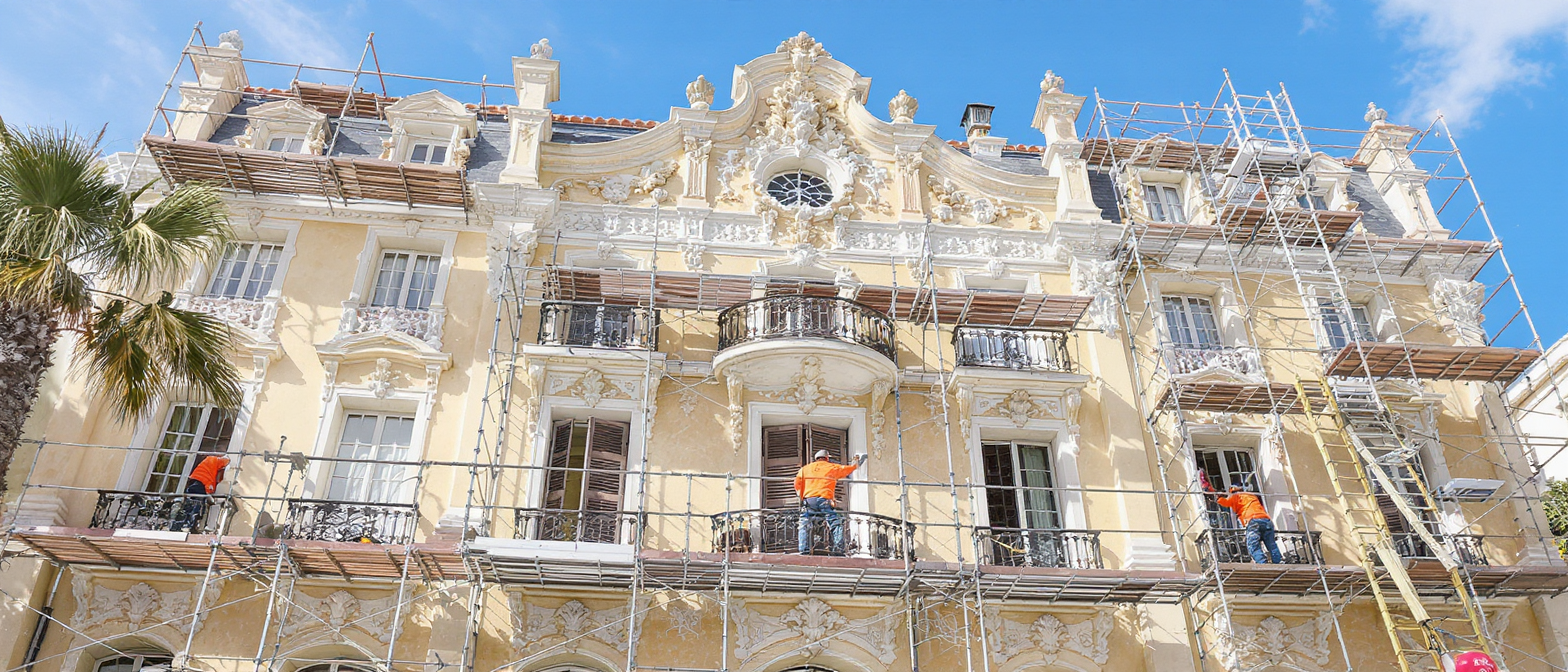 découvrez les règles essentielles à respecter pour vos travaux de façade à cannes en secteur protégé : démarches administratives, autorisations, conseils pour préserver le patrimoine et éviter les sanctions.