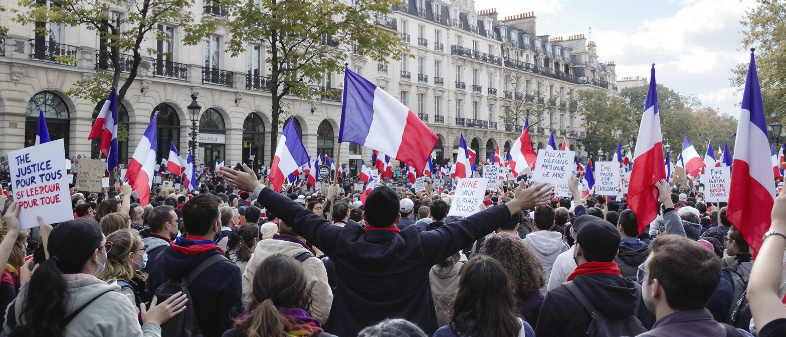 découvrez comment l'acte courageux de rosa parks continue d'inspirer la lutte pour l'égalité et la justice en france, 70 ans après son geste historique.