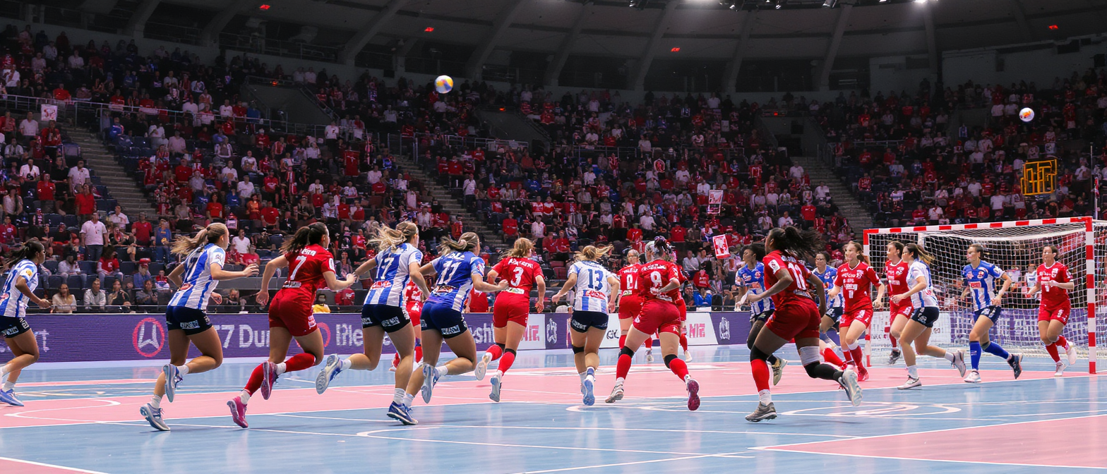 revivez le match intense de handball entre l'ogc nice et besançon, où nice s'incline dans le dernier quart d'heure décisif après une lutte acharnée.