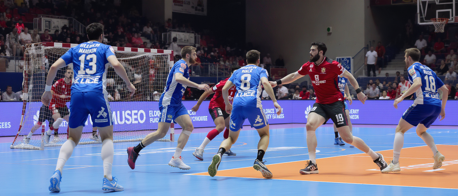 l'équipe de handball de l'ogc nice s'incline face à besançon après un dernier quart d'heure décisif pleine de tension et de rebondissements.