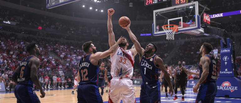 revivez la victoire intense de la roca team en euroligue, remportée à l'ultime seconde dans un match de basket palpitant et plein de suspense.